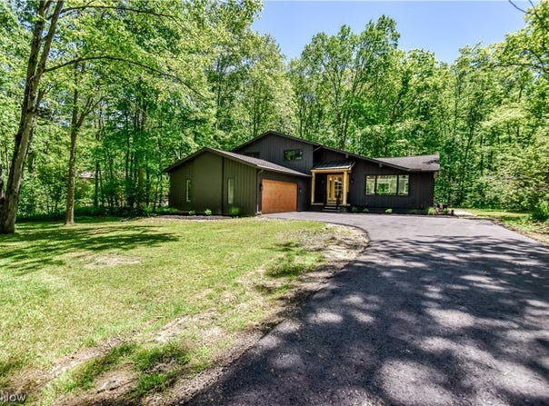 19121 Brewster Road, Aurora, OH 44202