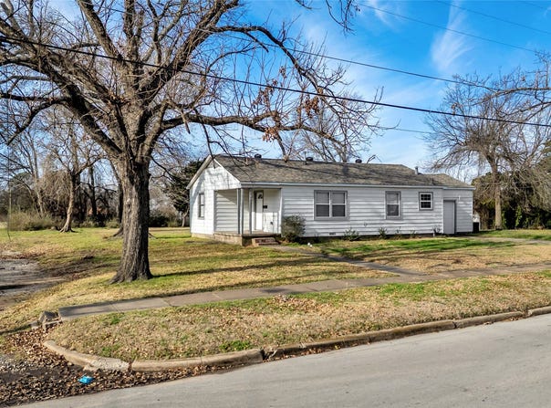 901 Johnson Street, Terrell, TX 75160
