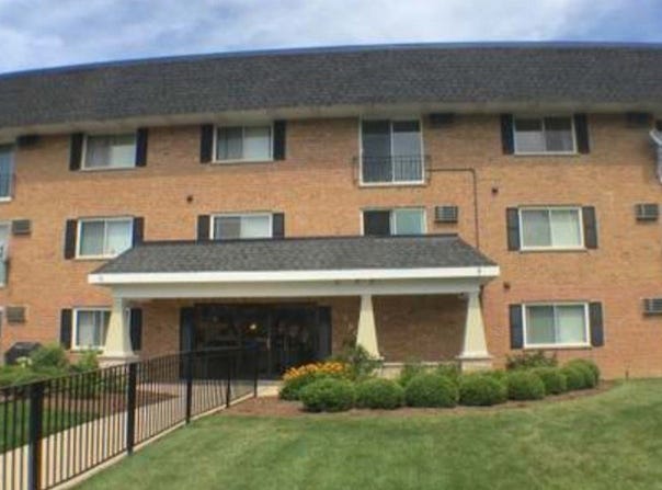580 E Lawrence Avenue, Roselle, IL 60172