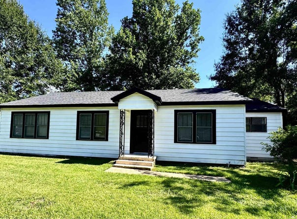503 E Roselawn Street, Waldo, AR 71770