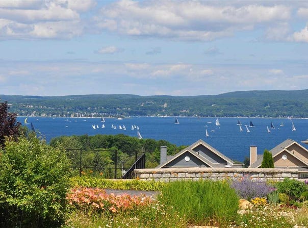 800 Maple Leaf Lane, Petoskey, MI 49770