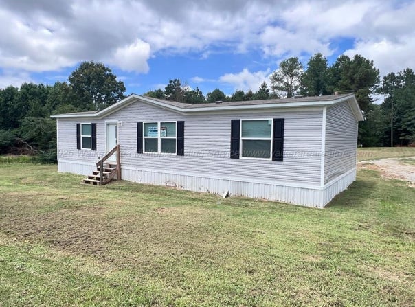 482 SHELNUTT Loop, Phil Campbell, AL 35581