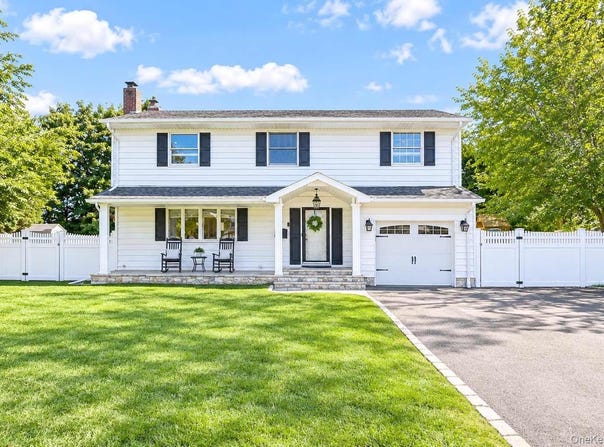 37 Gaymor Lane, Commack, NY 11725