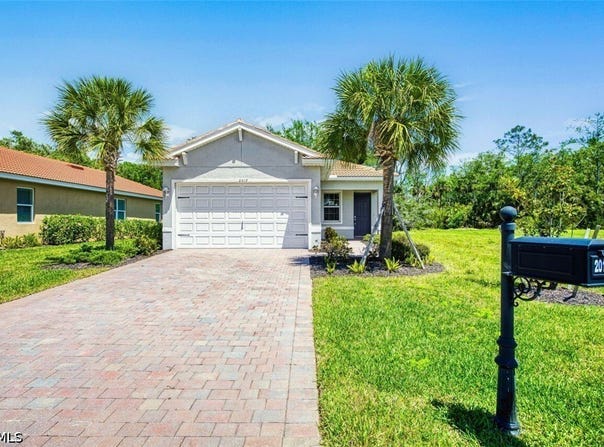 2017 Summersweet Drive, Alva, FL 33920