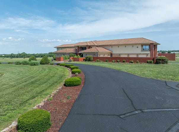 20478 Lawrence 2180, Aurora, MO 65605