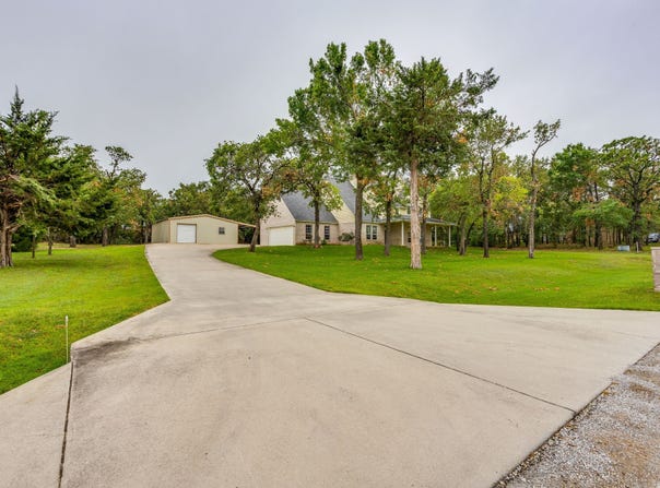 263 Oak Creek Circle, Springtown, TX 76082