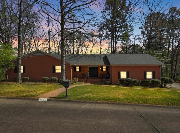 1190 Cambridge Circle, Benton, AR 72019