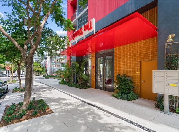 90 NE 32nd, Miami, FL 33137