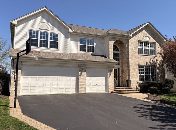 6 Glenview Court, Bolingbrook, IL 60490