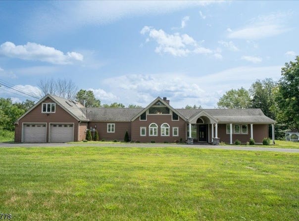 11 Summit Dr, Frankford Twp., NJ 07826-4405