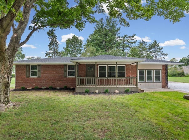 7060 W Crestwood Drive, Delphi, IN 46923