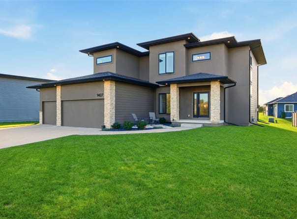 9427 Switchgrass Trail, Norwalk, IA 50211