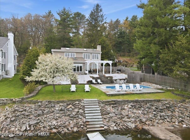 114 Shore Road, Tafton, PA 18464