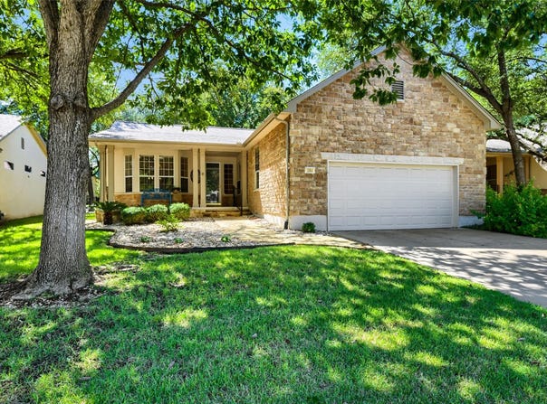 284 Whispering Wind Dr, Georgetown, TX 78633