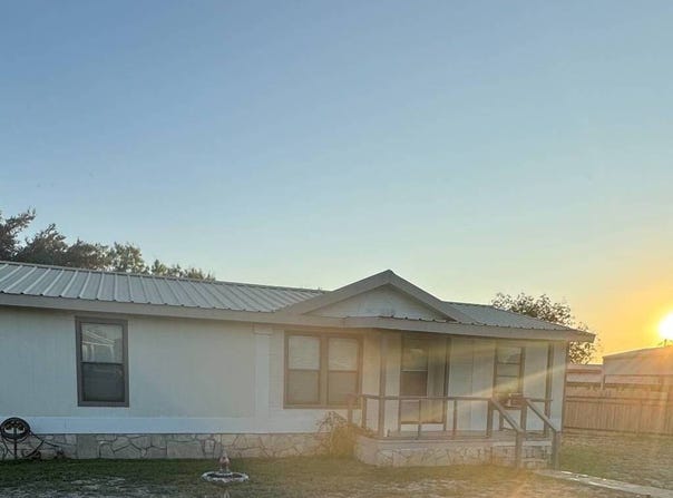 87 Shafter Rd, Brackettville, TX 78832