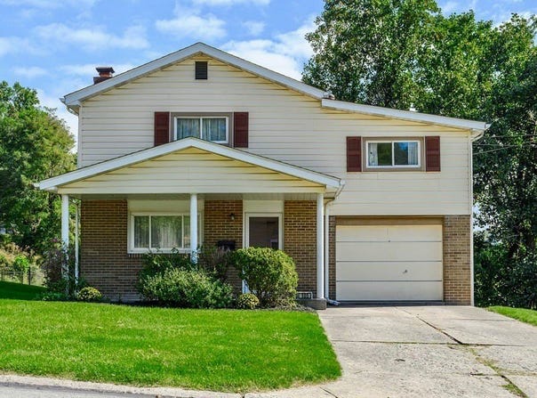 105 Opal Ct, Harrison Twp, PA 15065