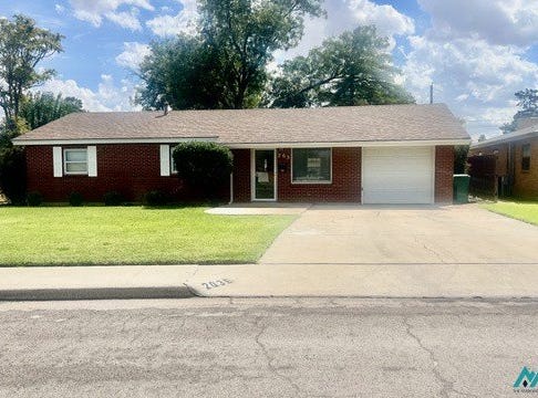 203 E Berry E, Hobbs, NM 88240