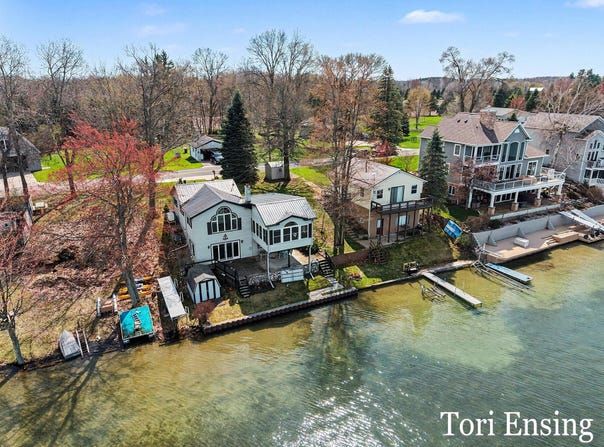 2662 Lakeside Drive, Stanton, MI 48888