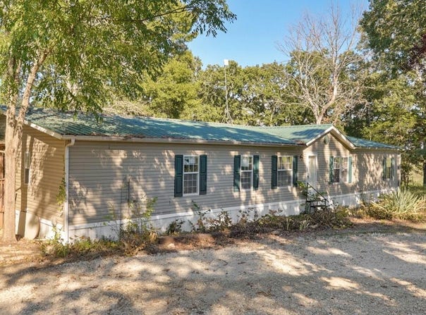 17782 E State Highway 76, Taneyville, MO 65759