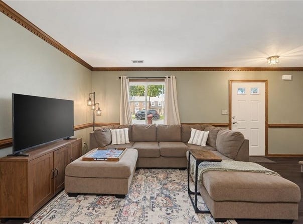 9 Colonial Way, Chesapeake, VA 23325