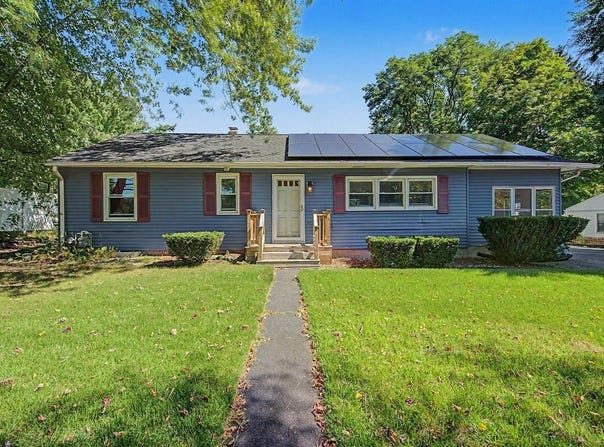 369 Breckwood Blvd, Springfield, MA 01109