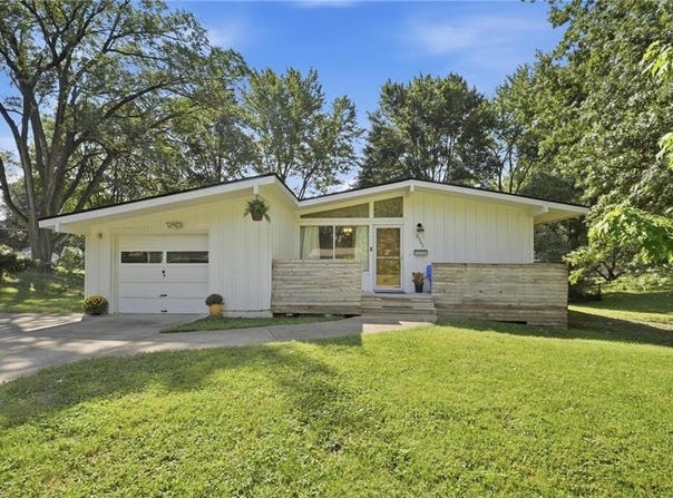 2301 NE 60th Terrace, Gladstone, MO 64118