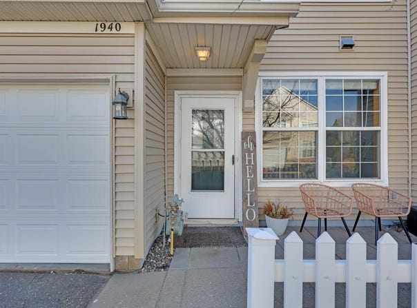 1940 Bluestem Lane, Shoreview, MN 55126