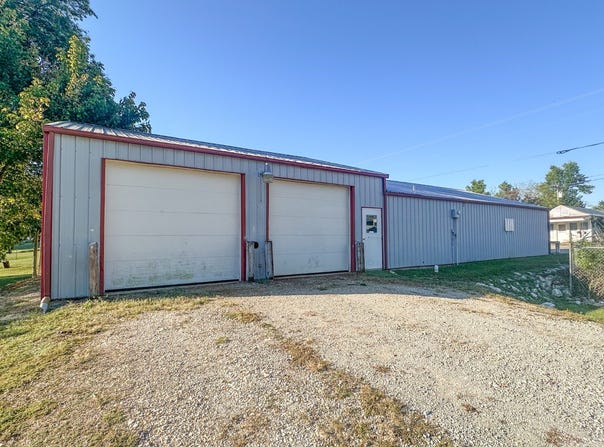 57 S Main St, Strawberry, AR 72469
