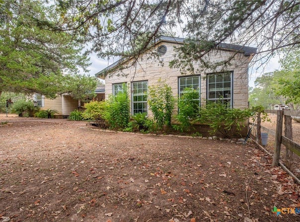434 Mount Olive Road, Cedar Creek, TX 78612