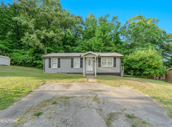 1224 Mountain View Circle, Etowah, TN 37331