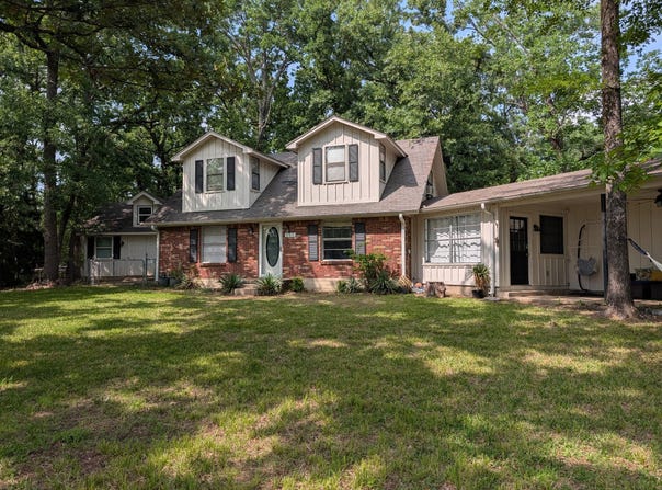 155 Lake Drive, Enchanted Oaks, TX 75156
