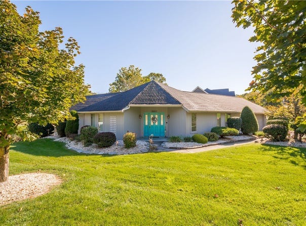 107 William St, Cecil, PA 15057
