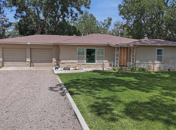 601 E Hendryx, Alpine, TX 79830
