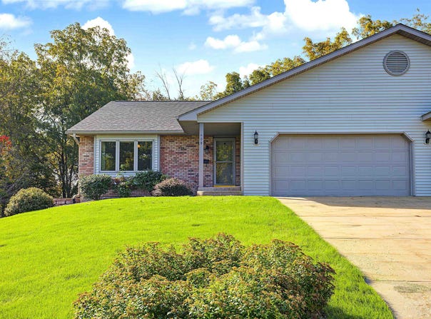 809 Shadow Bluff Drive, GALENA, IL 61036