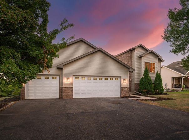 3668 Woodside Drive, Monticello, MN 55362