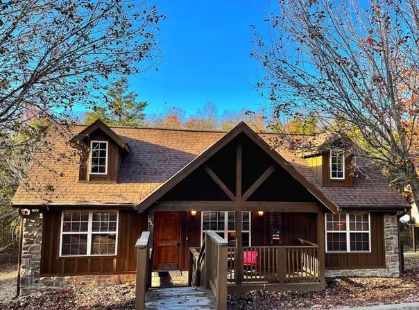 207 Cantwell Lane, Branson West, MO 65737