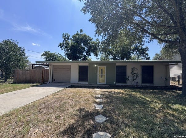 104 BOECK, La Vernia, TX 78121-5845