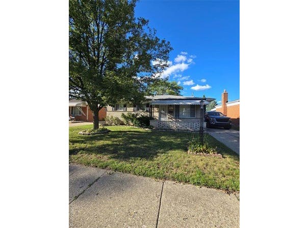 8465 Helen, Center Line, MI 48015