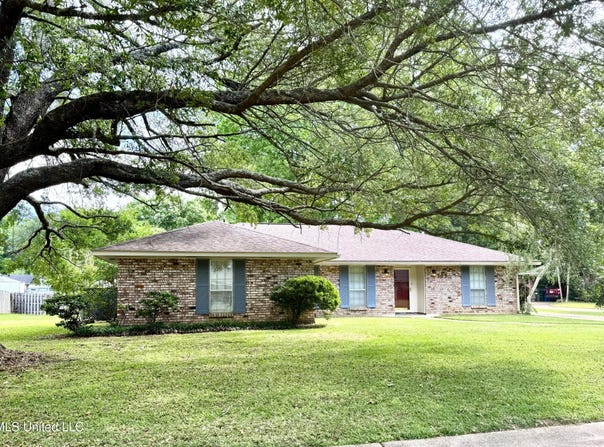 109 N Meadow Road, Natchez, MS 39120