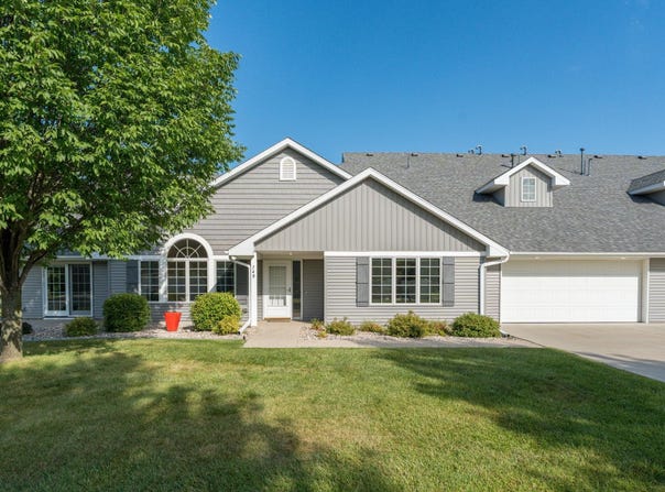 749 Grayhawk Circle, Mankato, MN 56001