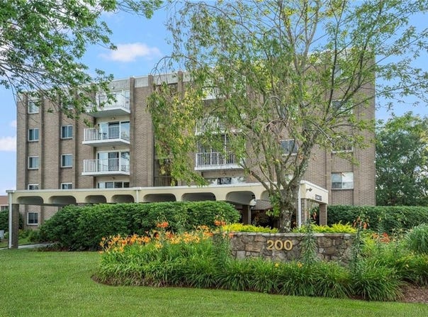 200 Hoffman Avenue, Cranston, RI 02920