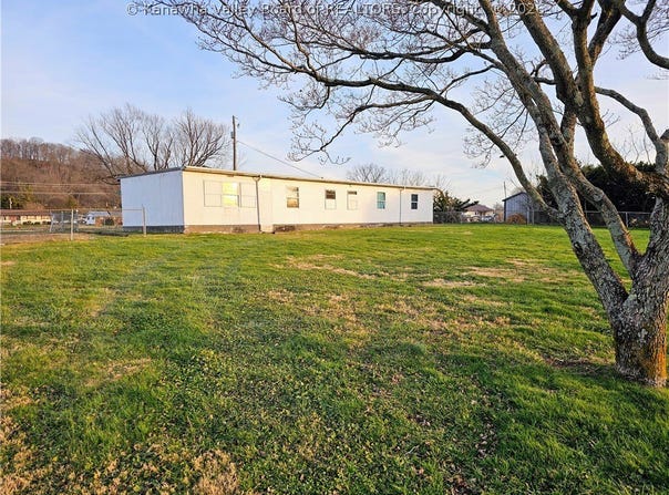 276 Frost Lane, Gallipolis Ferry, WV 25515