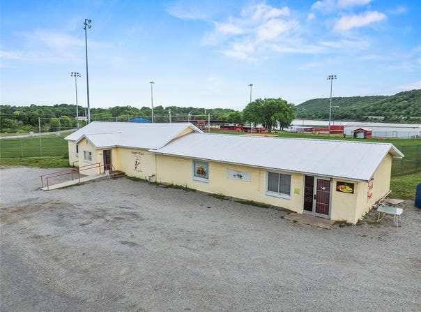 6 N B Avenue, Crowder, OK 74430