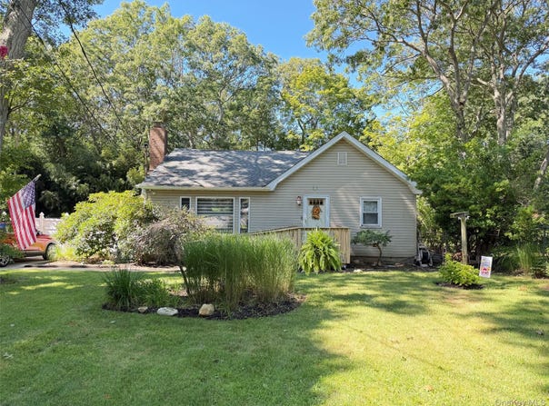 304 Dare Road, Selden, NY 11784