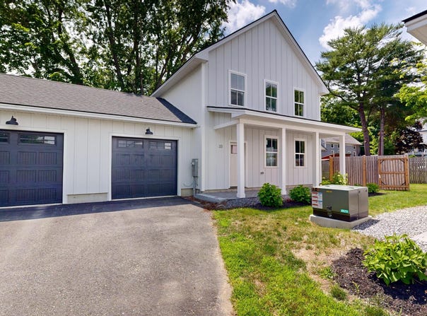 33 Magnolia Lane, Gardiner, ME 04345