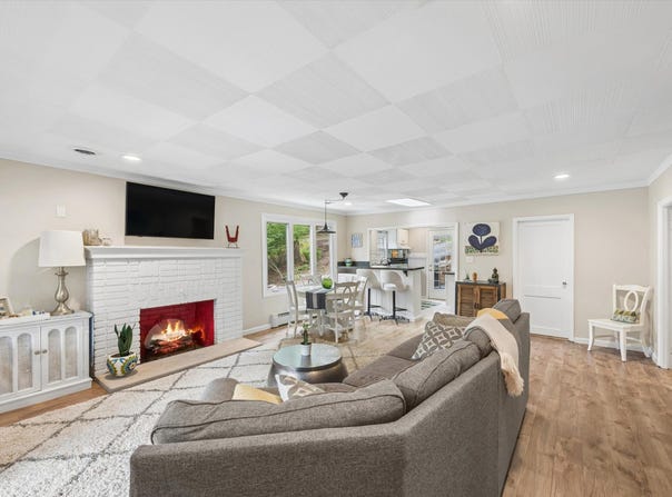 1808 Ridgemoor Drive, Long Beach, IN 46360