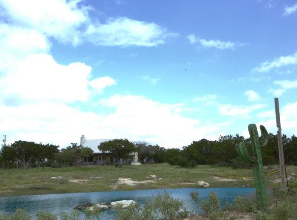 51 Deadend Rd, Mountain Home, TX 78058