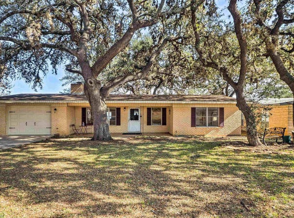 210 Lake Loop, Tow, TX 78672