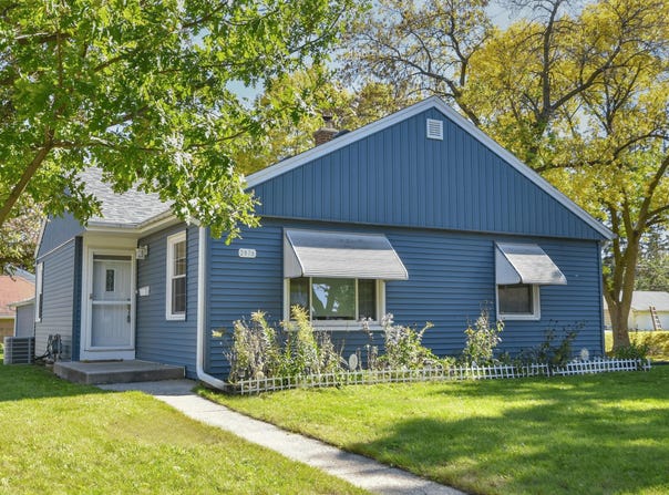 2876 S 70th St, Milwaukee, WI 53219