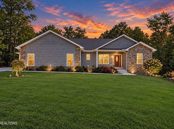 380 Mountain Preserve Pkwy, Crab Orchard, TN 37723